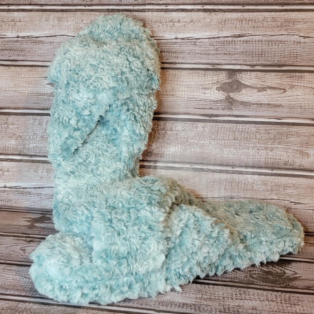 Like New Vera Bradley Blue-Green Fluffy Fleece Slide Slippers Size 9-10